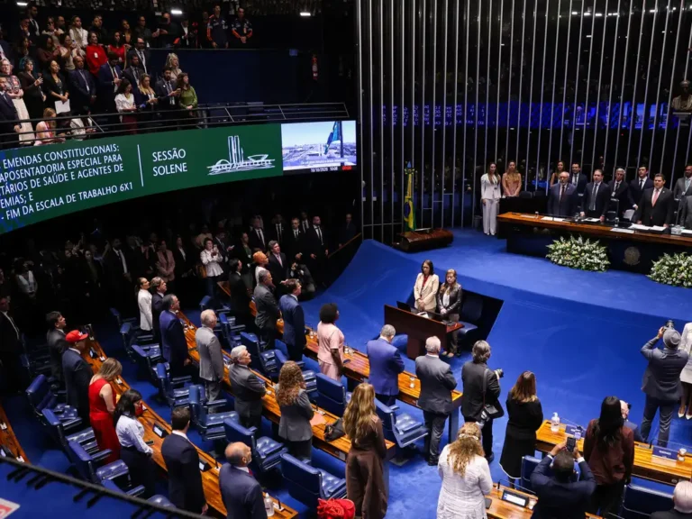 da Proposta de Emenda à Constituição (PEC 221), que acaba com a escala um dia de descanso a cada seis de trabalho no país, a escala 6x1. Lula Marques/Agência Brasil.
